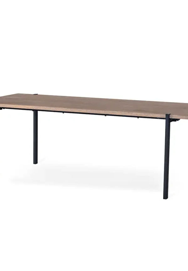 Jättesnygg bord som passar bra vid många olika tillfällen.