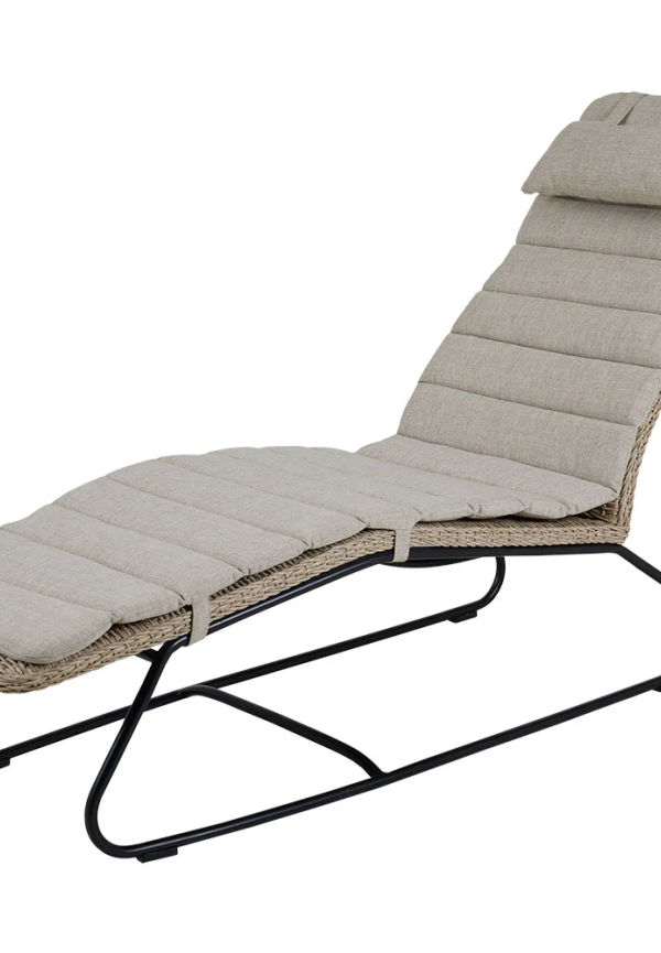 Beige Brafab-aluminiumsolsäng i elegant modell.