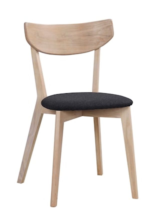 Riktigt snygg Stol som passar bra vid många olika tillfällen.