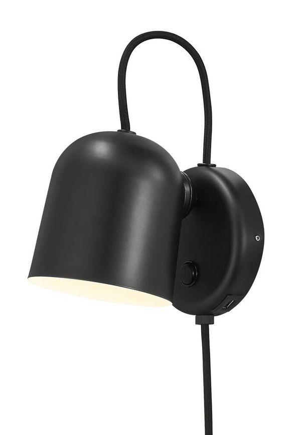 Trendig lampa i svart från Design For The People.