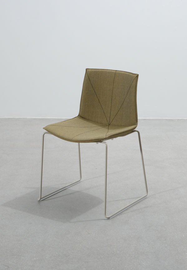 Söt stol i grönt från Arper.