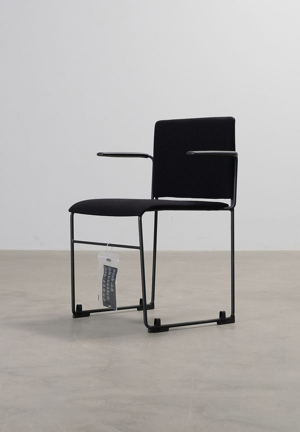 Riktigt fin ram 2025 från Arper.