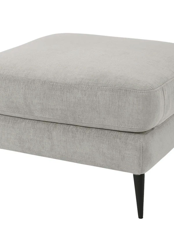 Modern Fåtölj som passar bra vid många olika tillfällen.