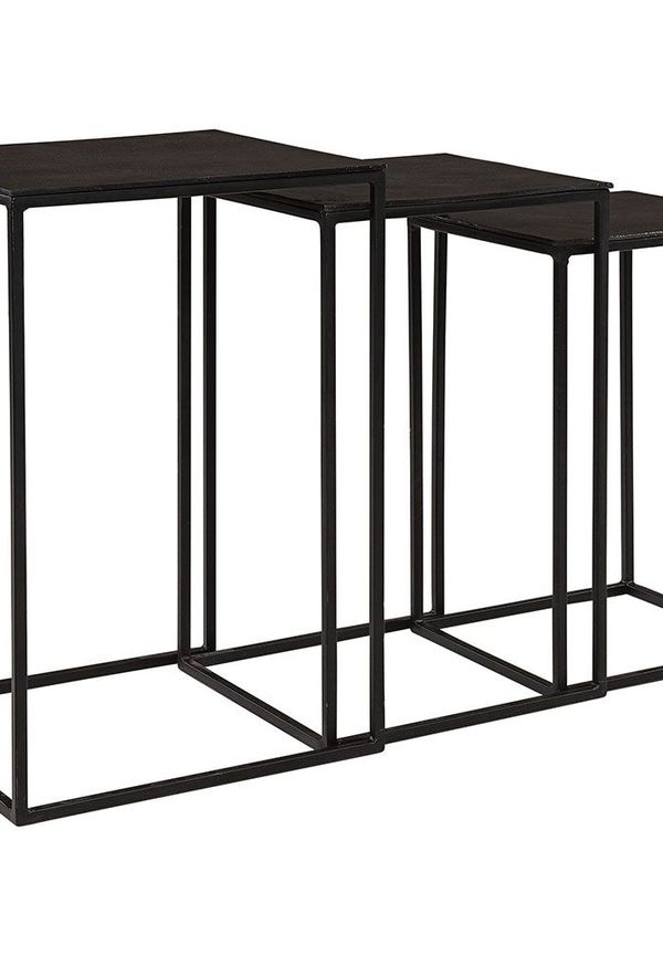 Komfortabel svart bord i järn från Artwood.