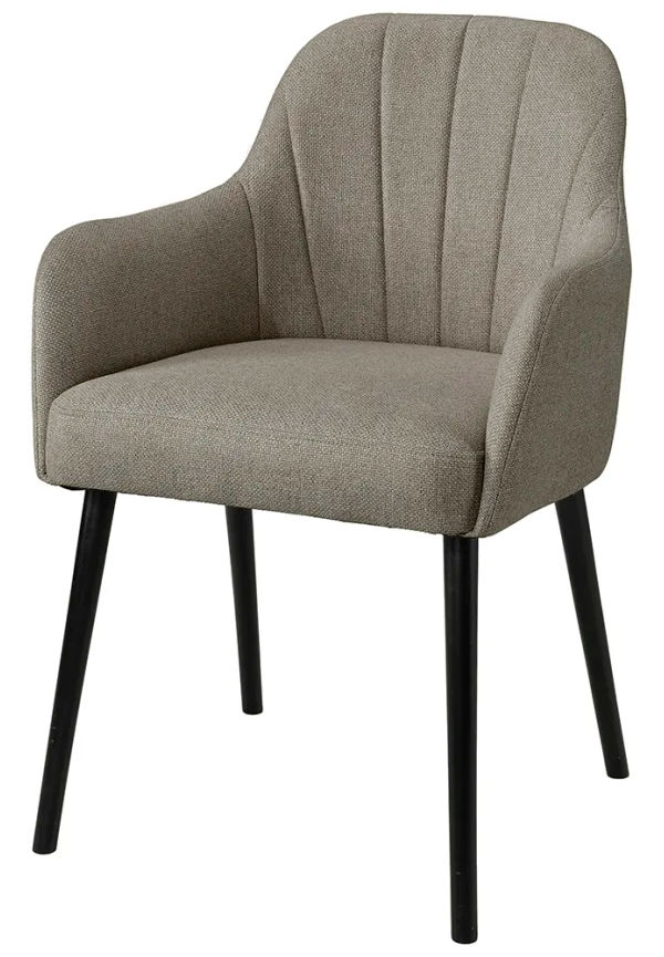 Snygg Stol som passar bra vid många olika tillfällen.