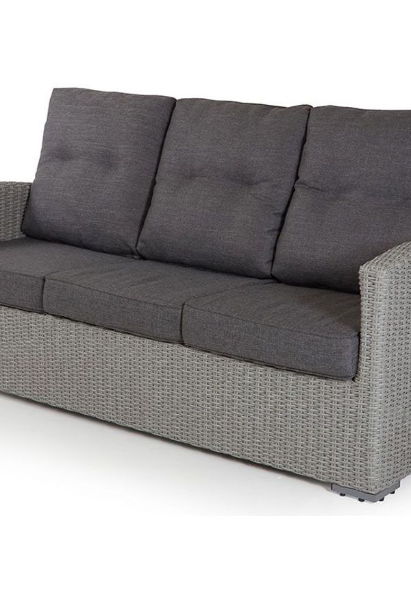 Riktigt snygg brafab soffgrupp i grå färg gjord i aluminium.