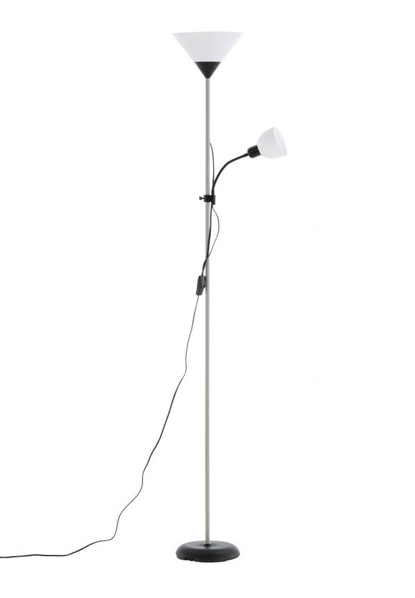 Stilriktig golvlampa 2025 från Venture Home.