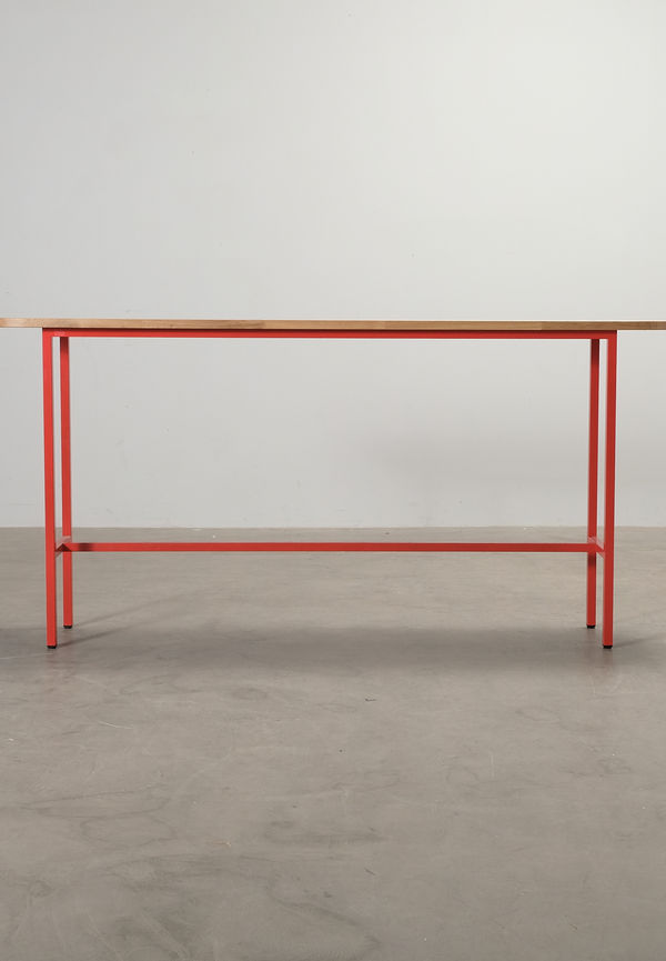 Barbord som passar perfekt till våren 2025!