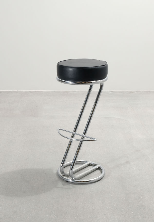 Komfortabel Pall som passar bra vid många olika tillfällen.