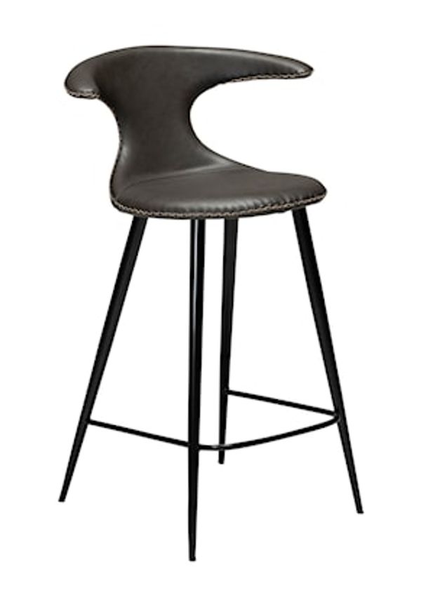 Mysig barstol 2025 från Dan Form Denmark.