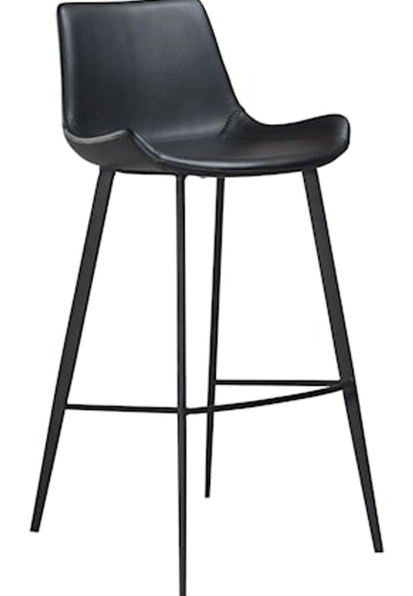 Otroligt snygg barstol 2025 från Dan Form Denmark.