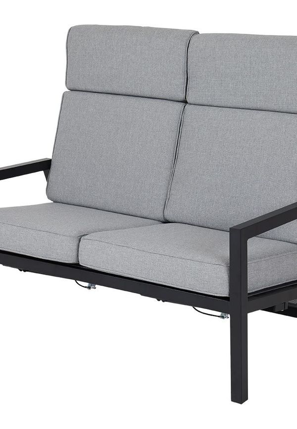 Fantastiskt snygg brafab soffbord i grå färg gjord i aluminium.