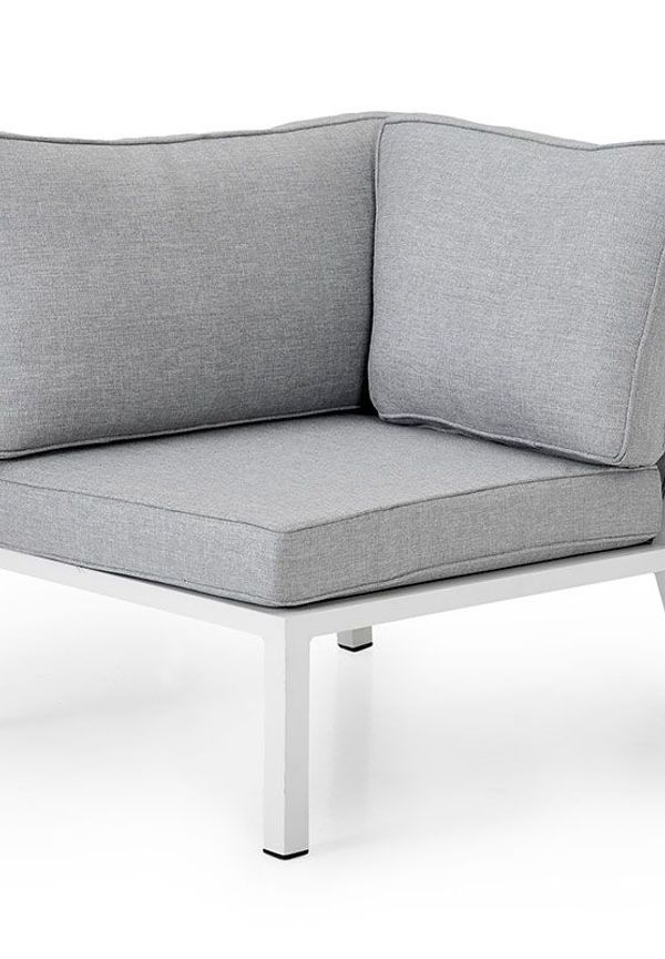 Riktigt snygg Möbel som passar bra vid många olika tillfällen.