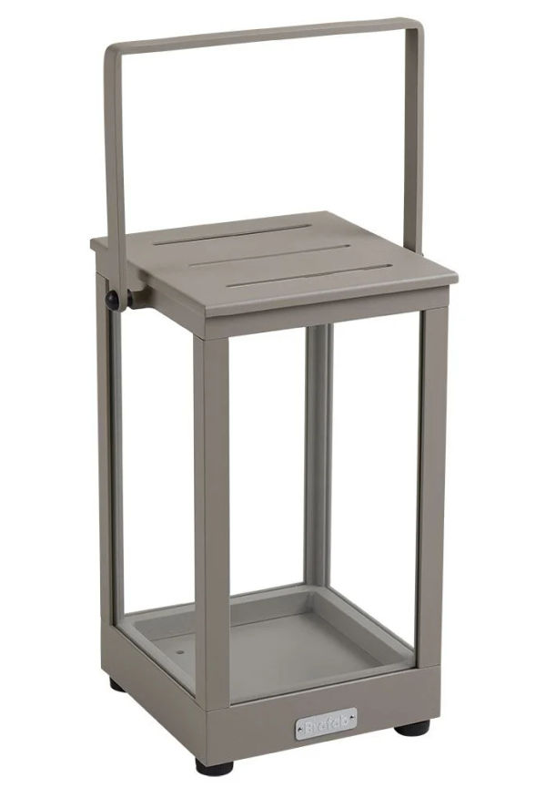 Beige Brafab-aluminiumutemöbel i superfin modell.