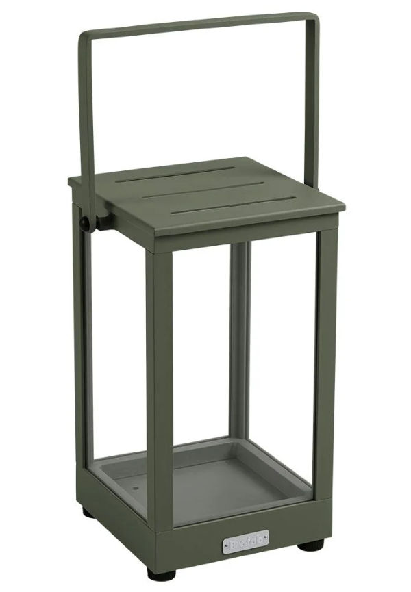 Ikonisk aluminiummöbel i grönt från Brafab.