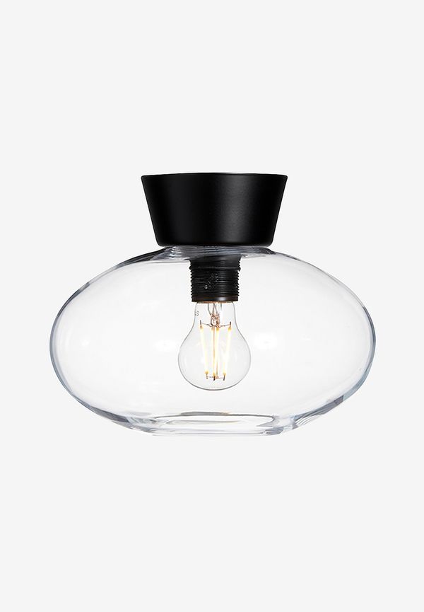 Svart lampa som passar perfekt till sommaren 2025!