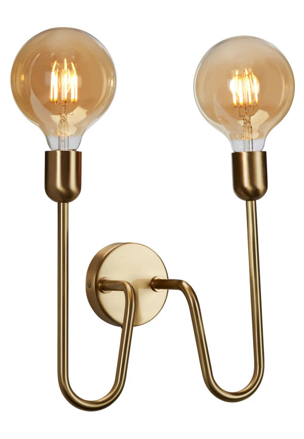 Smickrande Lampa som passar bra vid många olika tillfällen.