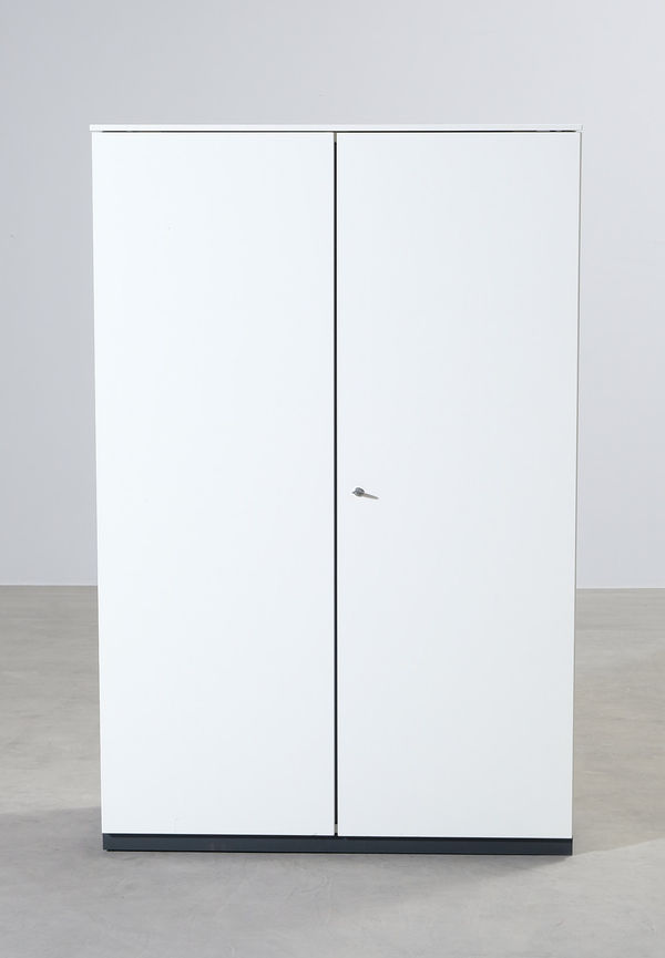 Mysig skåp i vitt från Bene.