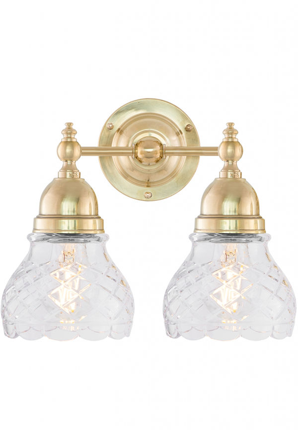 Modern lampa 2025 från Karlskrona Lampfabrik.