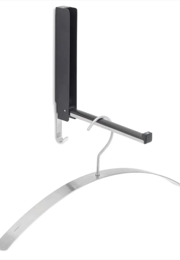 Svart Blomus-hängare i jättefin modell.