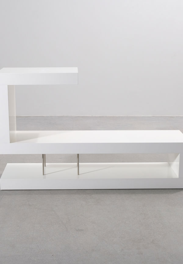 Skön vit sidobord 2025 från BoConcept.