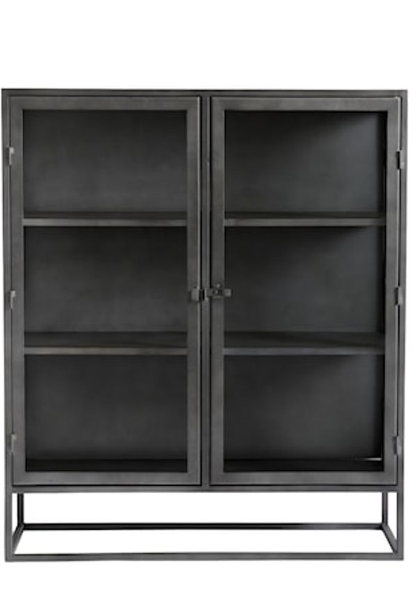 Mysig svart skåp i järn från Muubs.