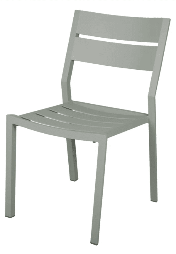 Elegant Stol som passar bra vid många olika tillfällen.