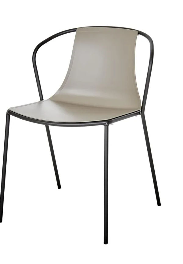 Jättefin matstol i aluminium från Brafab.