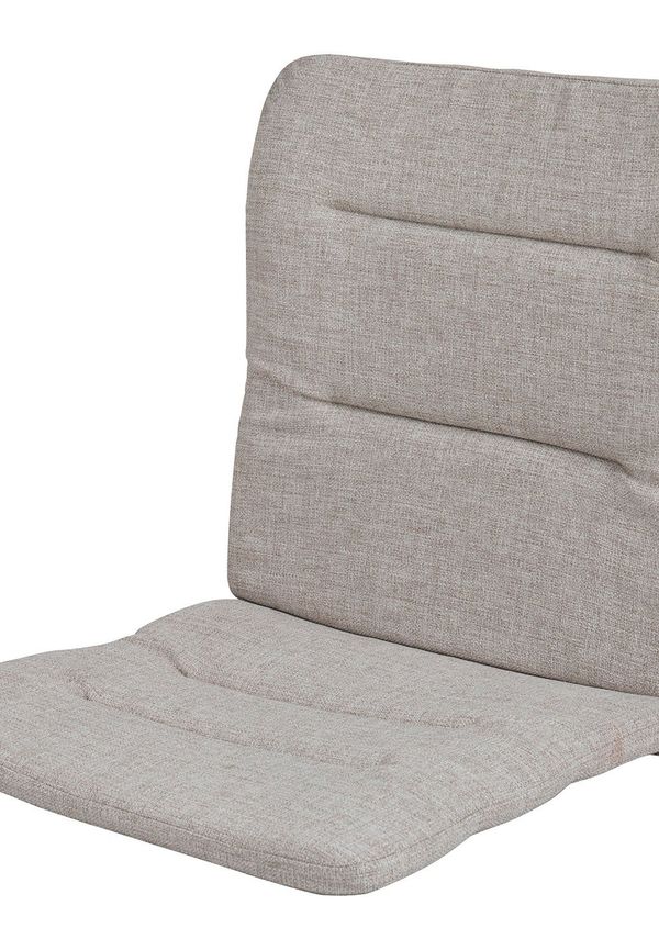 Mysig matstol i teak från Brafab.