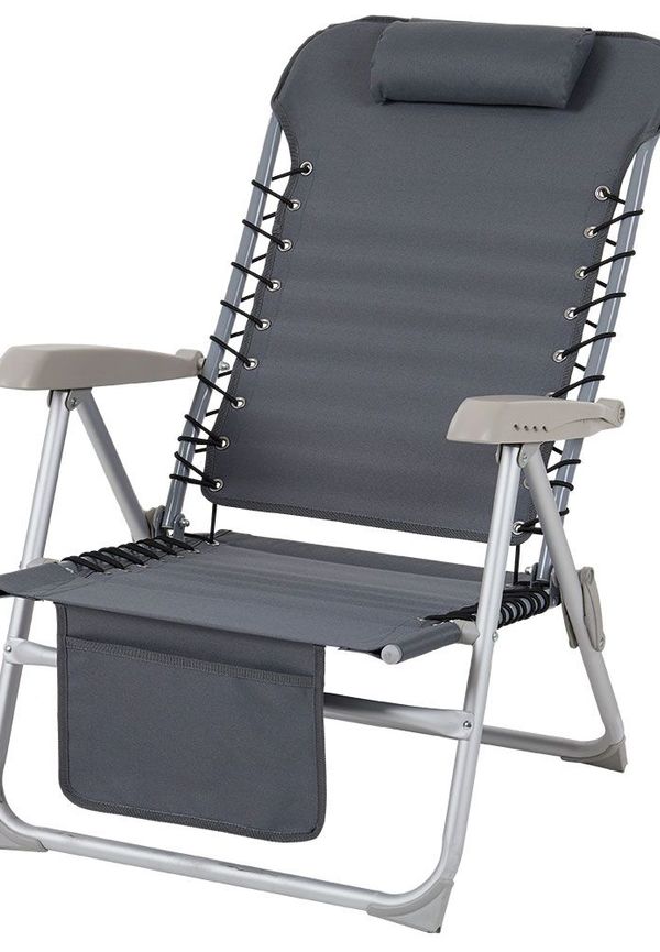 Smickrande Stol som passar bra vid många olika tillfällen.