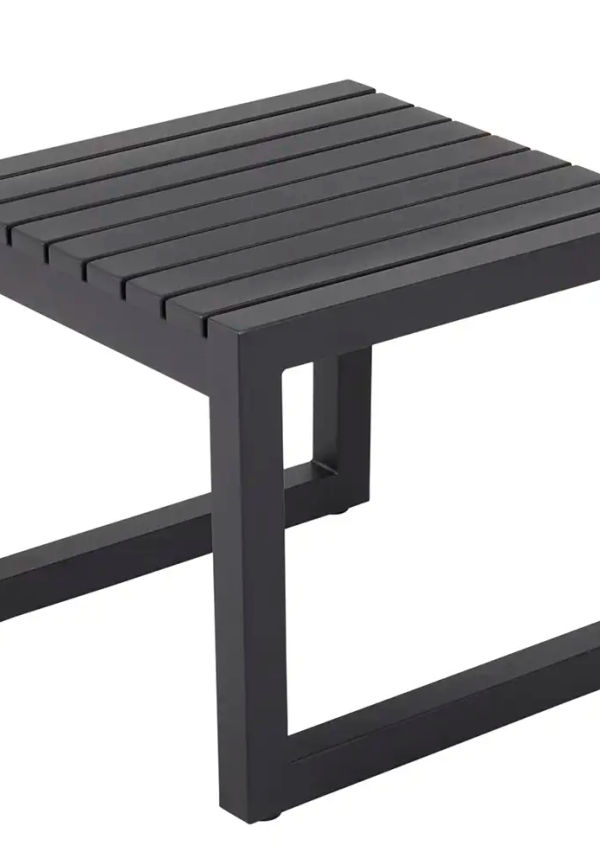 Trendig bord som passar bra vid många olika tillfällen.