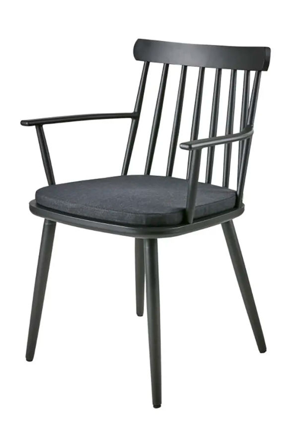 Modern Stol som passar bra vid många olika tillfällen.