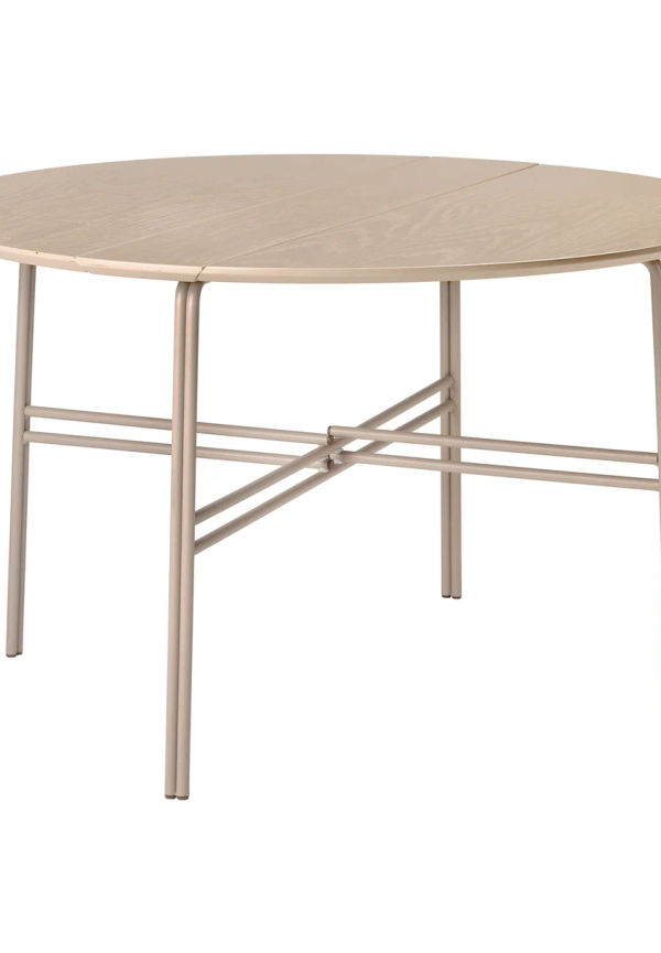 Supersnygg beige bord 2025 från Broste Copenhagen.