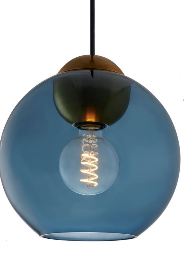 Jättefin lampa 2025 från Halo Design.