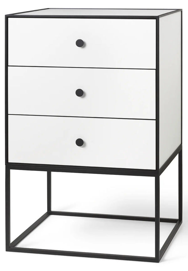 Smickrande sidobord i vitt från By Lassen.