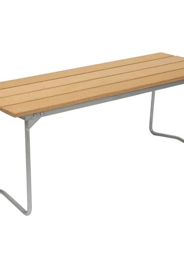 Stilren sittbänk i ek från Grythyttan Stålmöbler.