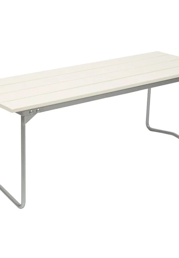 Riktigt snygg bänk 2025 från Grythyttan Stålmöbler.