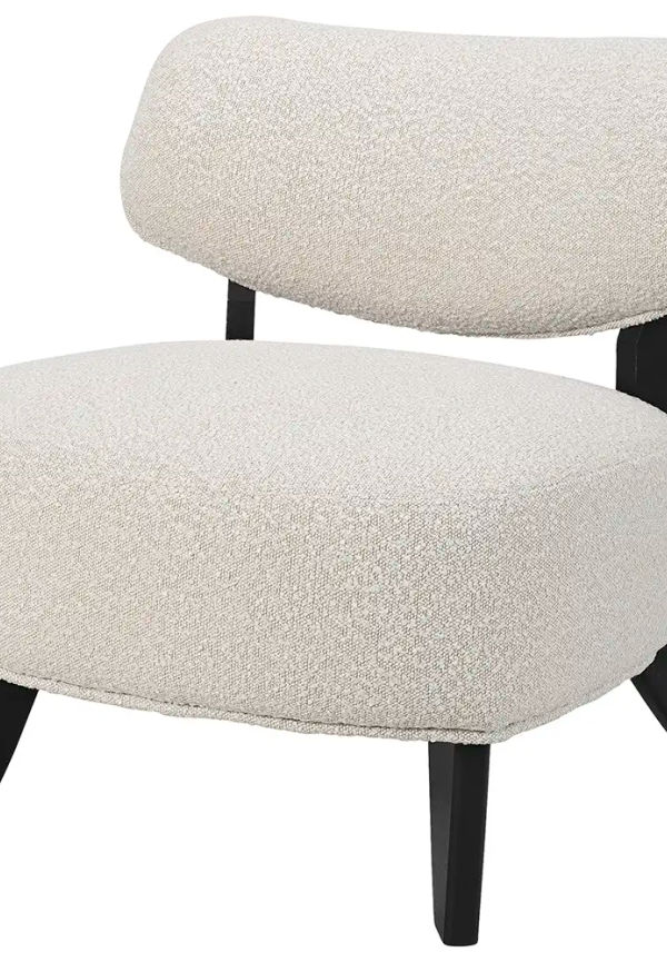 Otroligt snygg fåtölj i ek 2025 från Artwood.