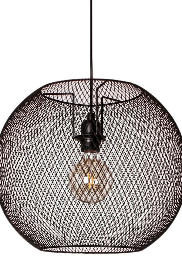 Skön Lampa som passar bra vid många olika tillfällen.