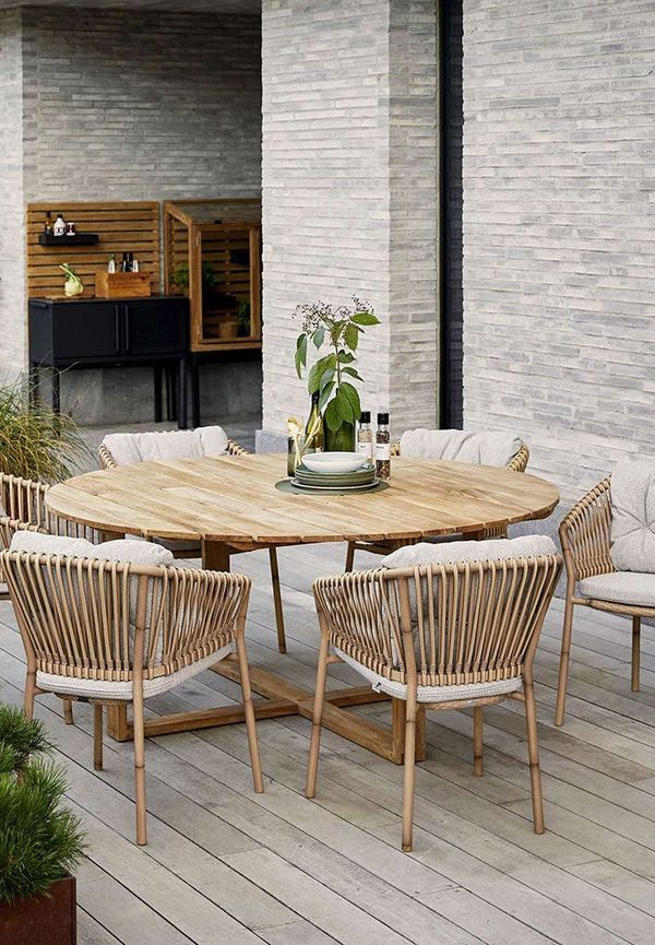 Fantastiskt fin bord som passar bra vid många olika tillfällen.