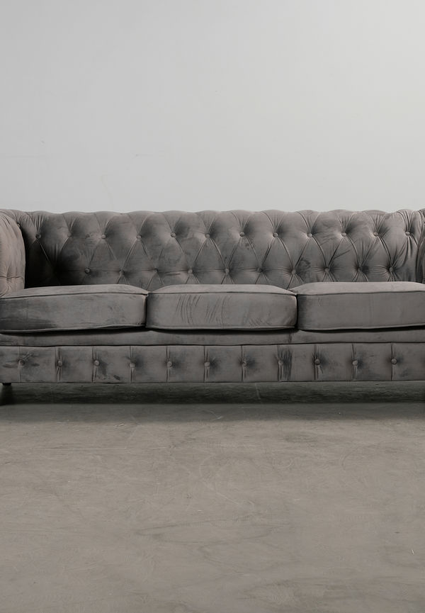 Fantastiskt snygg grå soffa 2025 från Manor House.