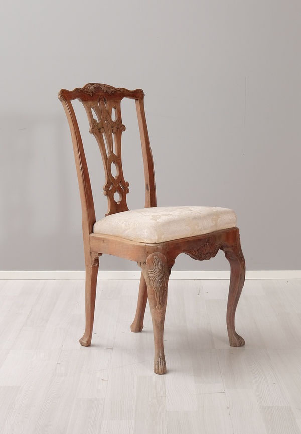 Klassisk brun stol 2025 från No brand.