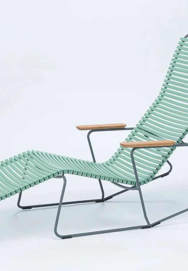 Riktigt trendig solstol i aluminium från Houe.