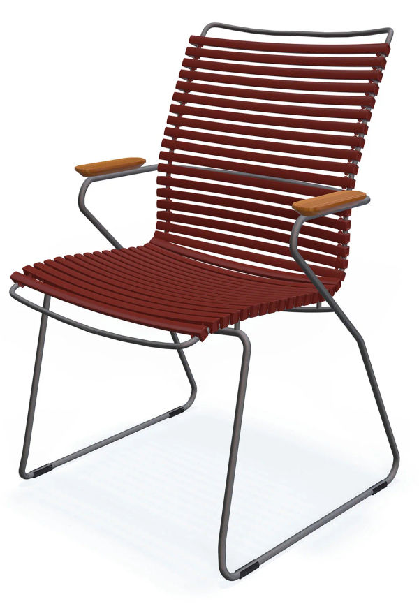 Komfortabel solstol i aluminium från Houe.