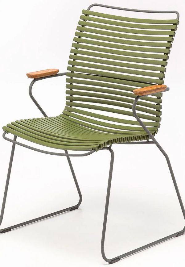 Trendig aluminiumkarmstol 2024 från Houe.