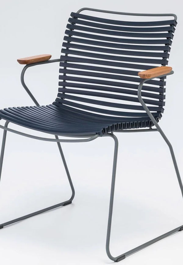 Elegant däckstol i aluminium från Houe.