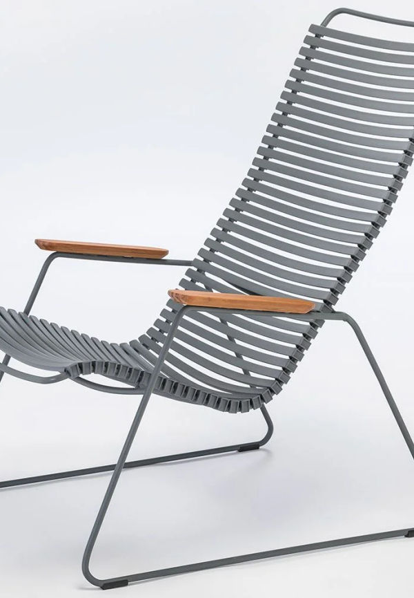 Jättefin Stol som passar bra vid många olika tillfällen.