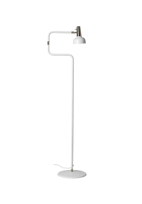 Vit CO Bankeryd-golvlampa i snygg modell.