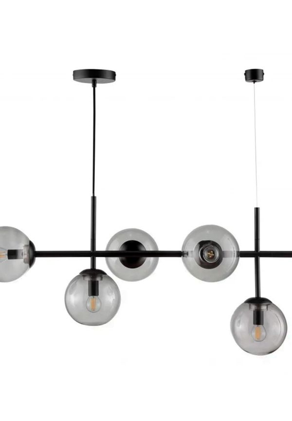 Härlig Lampa som passar bra vid många olika tillfällen.