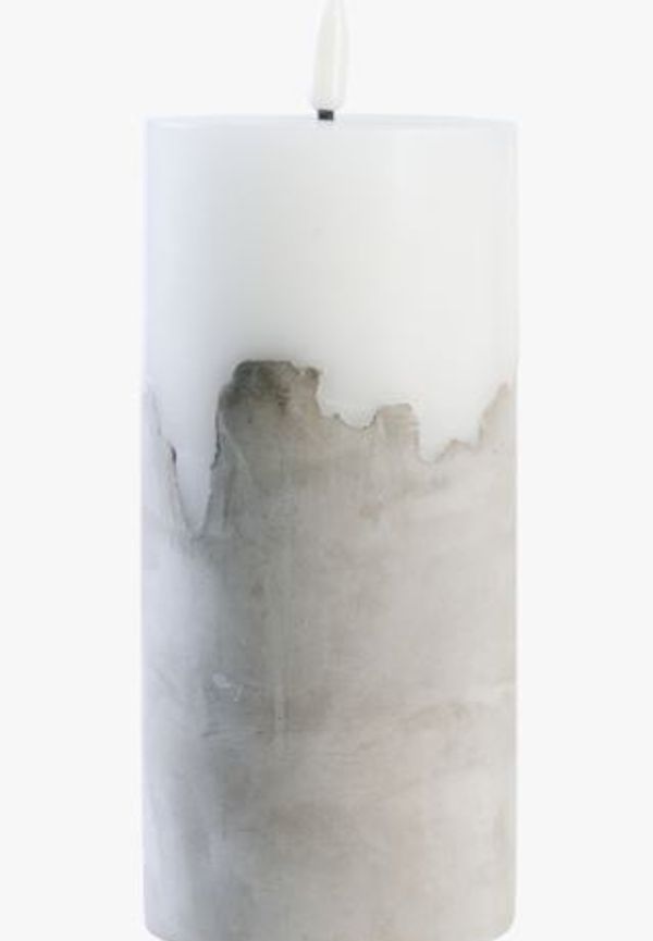 Skön Lampa som passar bra vid många olika tillfällen.